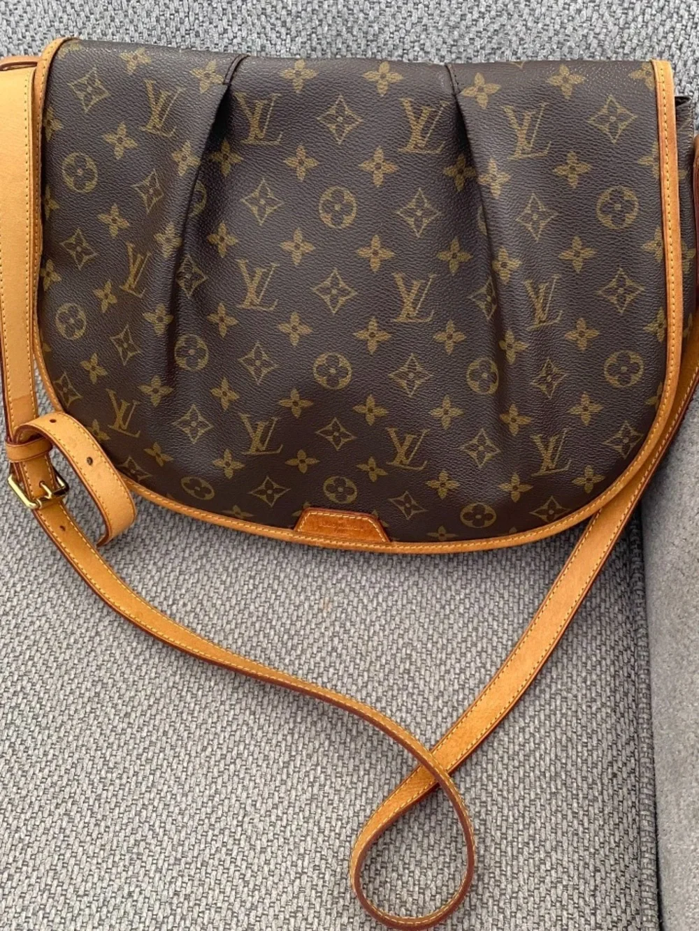 Louis Vuitton Brown Monogram Saddle Crossbody with Tan Trim - Picture 1 of 12